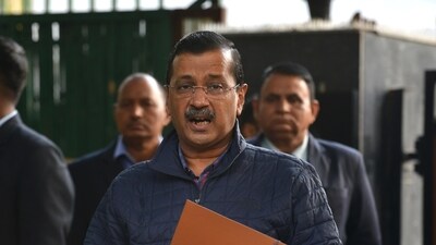 Aam Aadmi Party (AAP) national convener Arvind Kejriwal speaks outside his residence. (HT Photo) Aam Aadmi Party (AAP) national convener Arvind Kejriwal speaks outside his residence. (HT Photo)