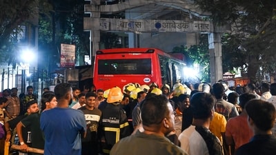 Seven people died, 42 were injured after a BEST bus rammed into pedestrians and several vehicles in Kurla area of Mumbai. (Raju Shinde/HT Photo)