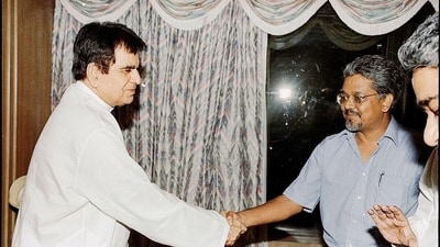 Dilip Kumar exchanging pleasantries before a press conference.&nbsp; (HT Photo )