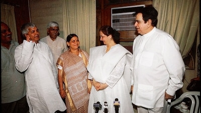 Dilip Kumar along with his wife Saira Banu and politician Lalu Prasad Yadav. (HT Photos)