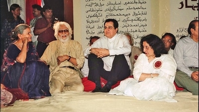 Dilip Kumar sharing a candid moment with M. F. Husain. (HT Photo) Dilip Kumar sharing a candid moment with M. F. Husain. (HT Photo)