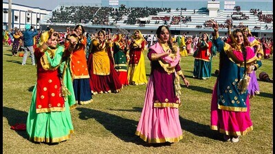 Girls performing giddha during the inaugural function of 68th National School Games at Guru Nanak Stadium in Ludhiana on Wednesday. (HT photo)