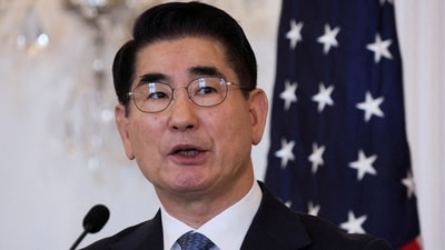 FILE PHOTO: South Korean Defense Minister Kim Yong-Hyun attends a joint press conference in the US. (REUTERS)