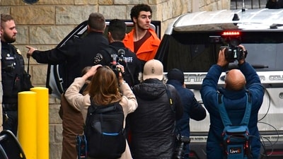 Suspect Luigi Mangione is taken into the Blair County Courthouse on Tuesday, Dec. 10, 2024, in Hollidaysburg, Pa. (Janet Klingbeil via AP) (AP) Suspect Luigi Mangione is taken into the Blair County Courthouse on Tuesday, Dec. 10, 2024, in Hollidaysburg, Pa. (Janet Klingbeil via AP) (AP)