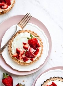 Savoury strawberry tart