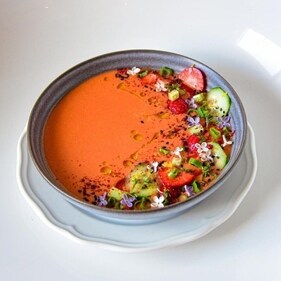 Gazpacho with strawberries, tomatoes and red bell peppers (instagram) Gazpacho with strawberries, tomatoes and red bell peppers (instagram)