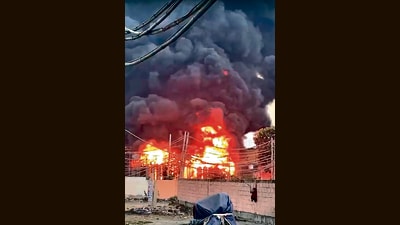 A fire broke out at a power grid on Tajpur Road around 5.15 pm on Wednesday. (HT Photo) A fire broke out at a power grid on Tajpur Road around 5.15 pm on Wednesday. (HT Photo)