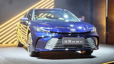 New generation Toyota Camry comes with a complete makeover at exterior and inside the cabin compared to its previous iteration. New generation Toyota Camry comes with a complete makeover at exterior and inside the cabin compared to its previous iteration.