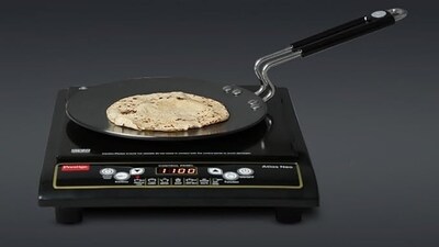 Perfect your cooking with metal tawas. Perfect your cooking with metal tawas.