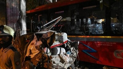 On Monday evening, the e-bus rammed into pedestrians and at least 22 vehicles near Anjum-i-Islam school on SG Barve Marg, Kurla West (Hindustan Times)