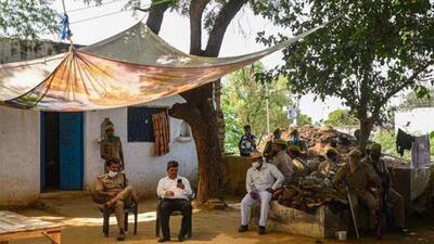 Police personnel deployed near the house of the victim in Hathras (Amal KS/HT PHOTO) Police personnel deployed near the house of the victim in Hathras (Amal KS/HT PHOTO)