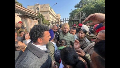 Punjab Youth Congress president Mohit Mohindra (left) and others outside the district administrative complex during a melee amid nomination filing in Patiala on Thursday. (HT photo) Punjab Youth Congress president Mohit Mohindra (left) and others outside the district administrative complex during a melee amid nomination filing in Patiala on Thursday. (HT photo)