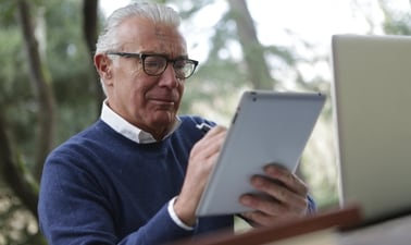 How social media affects older people’s social lives and wellbeing? (Pexels) How social media affects older people’s social lives and wellbeing? (Pexels)