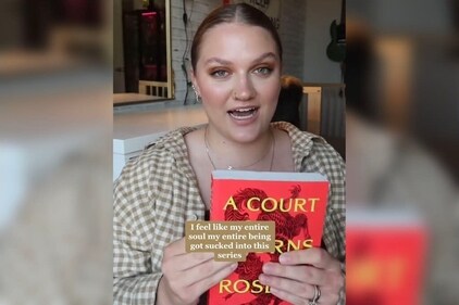 Fans of 'romantasy' books are swooning over the sizzling scenes within the pages. ( TikTok / @alliewhitethorn) Fans of 'romantasy' books are swooning over the sizzling scenes within the pages. ( TikTok / @alliewhitethorn)