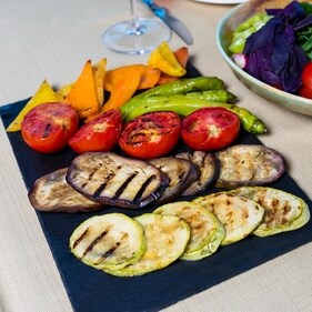 Several studies suggests that consuming burnt food may increase the risk of certain types of cancer. When food is overcooked or burned, it can form compounds called heterocyclic amines (HCAs) and polycyclic aromatic hydrocarbons (PAHs), which are known carcinogens. These compounds have been linked to an increased risk of colon, stomach, and pancreatic cancer. Eating burnt or charred foods can have several dangerous effects on the body. (Unsplash) Several studies suggests that consuming burnt food may increase the risk of certain types of cancer. When food is overcooked or burned, it can form compounds called heterocyclic amines (HCAs) and polycyclic aromatic hydrocarbons (PAHs), which are known carcinogens. These compounds have been linked to an increased risk of colon, stomach, and pancreatic cancer. Eating burnt or charred foods can have several dangerous effects on the body. (Unsplash)