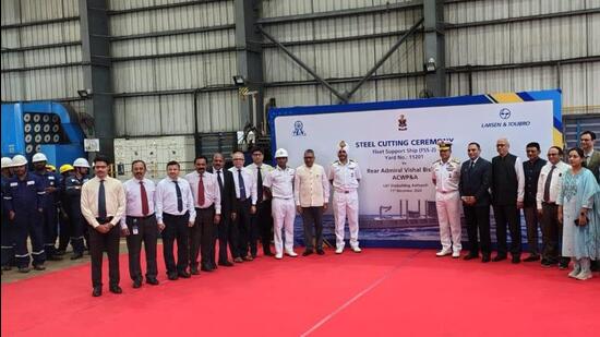 The defence ministry signed a ₹19,000-crore contract with HSL in August 2023 for the five vessels (X/indiannavy)