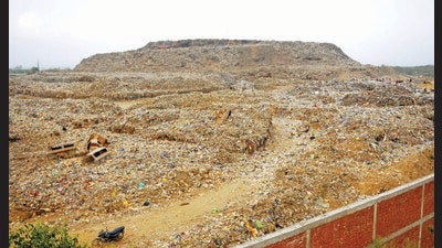 Already struggling to clear the existing legacy waste at the Dadumajra landfill, Chandigarh MC will take at least 43 more months to clear the fresh heap of 1.25 lakh MT. (HT file photo) Already struggling to clear the existing legacy waste at the Dadumajra landfill, Chandigarh MC will take at least 43 more months to clear the fresh heap of 1.25 lakh MT. (HT file photo)