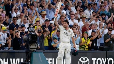 Australia's Travis Head acknowledges the applause from the crowd as he leaves the field. (AP Photo/James Elsby) (AP) Australia's Travis Head acknowledges the applause from the crowd as he leaves the field. (AP Photo/James Elsby) (AP)