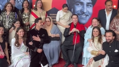 All members of Kapoor family posed for an iconic picture at the RK Film Festival in Mumbai. All members of Kapoor family posed for an iconic picture at the RK Film Festival in Mumbai.