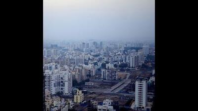 Over the past month, Pune’s air quality has consistently remained under the “moderate” category, with the Air Quality Index (AQI) fluctuating between 100 and 200. (HT PHOTO)