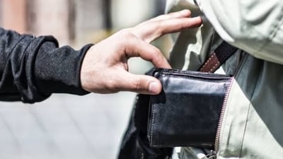 She shouts her trademark phrase, 'Attenzione, pickpocket!' (Representative Image) (Pexel) She shouts her trademark phrase, 'Attenzione, pickpocket!' (Representative Image) (Pexel)
