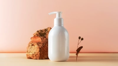 Choose the right shampoo for hair and enhance your hair care routine. (Adobe Stock) Choose the right shampoo for hair and enhance your hair care routine. (Adobe Stock)