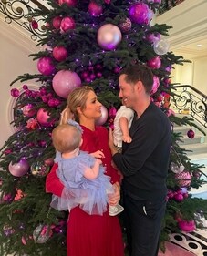 Kate Hudson's tree with sparkly pink and purple baubles. Kate Hudson's tree with sparkly pink and purple baubles.
