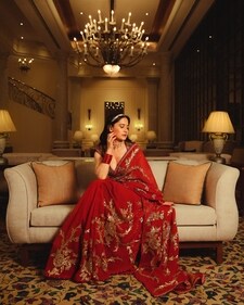 Outfit:  Reynu Taandon
Sanjeeda in a stunning red saree with all over golden zari work