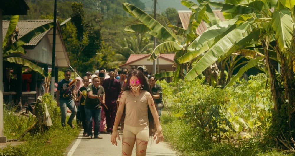 A captivating coming-of-age horror film, Tiger Stripes (2024) follows Zaffan, an audacious 11-year-old, as she navigates puberty, patriarchy and societal taboos. Director Amanda Nell Eu draws on themes from Malaysian folklore to giver her young protagonist a primal rage, and mythical, animalistic power. The film won the Critics’ Week Grand Prize at the Cannes film festival in 2023.