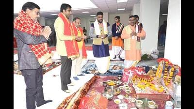 After participating in a Poojan ceremony, Anshul Garg, chief executive officer, Shri Mata Vaishno Devi Shrine Board conducted a thorough inspection of the complex. (HT Photo)