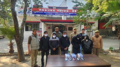 The suspects used to lure victims with fake photos and establish contact via WhatsApp. Once the victim agreed to meet, they were coerced into secluded locations where the women would accuse them of misconduct and threaten a legal action unless a ransom was paid. (HT Photo) The suspects used to lure victims with fake photos and establish contact via WhatsApp. Once the victim agreed to meet, they were coerced into secluded locations where the women would accuse them of misconduct and threaten a legal action unless a ransom was paid. (HT Photo)