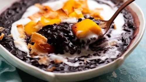 Black rice pudding (Photo: Recipe Tin Eats) Black rice pudding (Photo: Recipe Tin Eats)