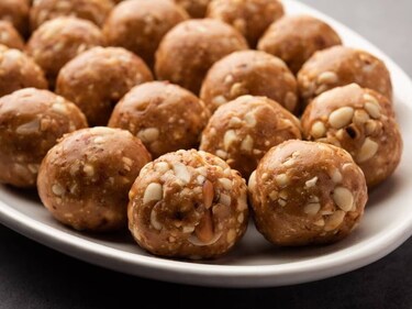 Dry fruit sattu laddu Dry fruit sattu laddu