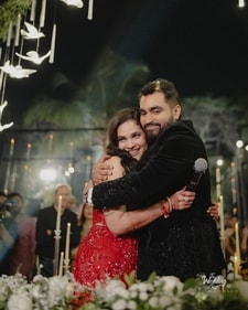 Viraj Ghelani and Palak Khimavat met for the first time while playing garba (instagram) Viraj Ghelani and Palak Khimavat met for the first time while playing garba (instagram)