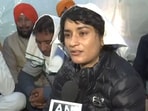 Congress MLA from Haryana Vinesh Phogat met protesting farmers at the Khanauri Border point. 
