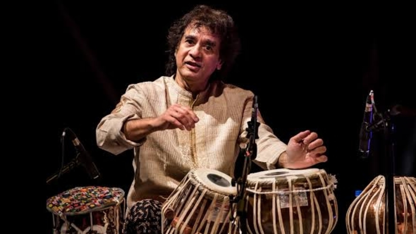 did zakir hussain smoke cigarettes passes away at 73: Tabla maestro had a rare and severe lung disease Ustad Zakir Hussain very critical