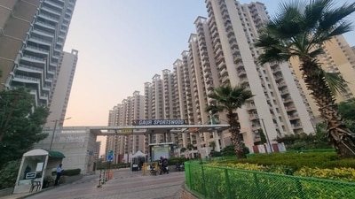 The dispute centres on the Sports City group housing scheme, which required realtors to develop world-class sports infrastructure on 70% of the allotted land. Instead, developers prioritised residential projects, leading the Noida authority to ban registries, map approvals, and occupancy certificates in January 2021. (HT Photo)