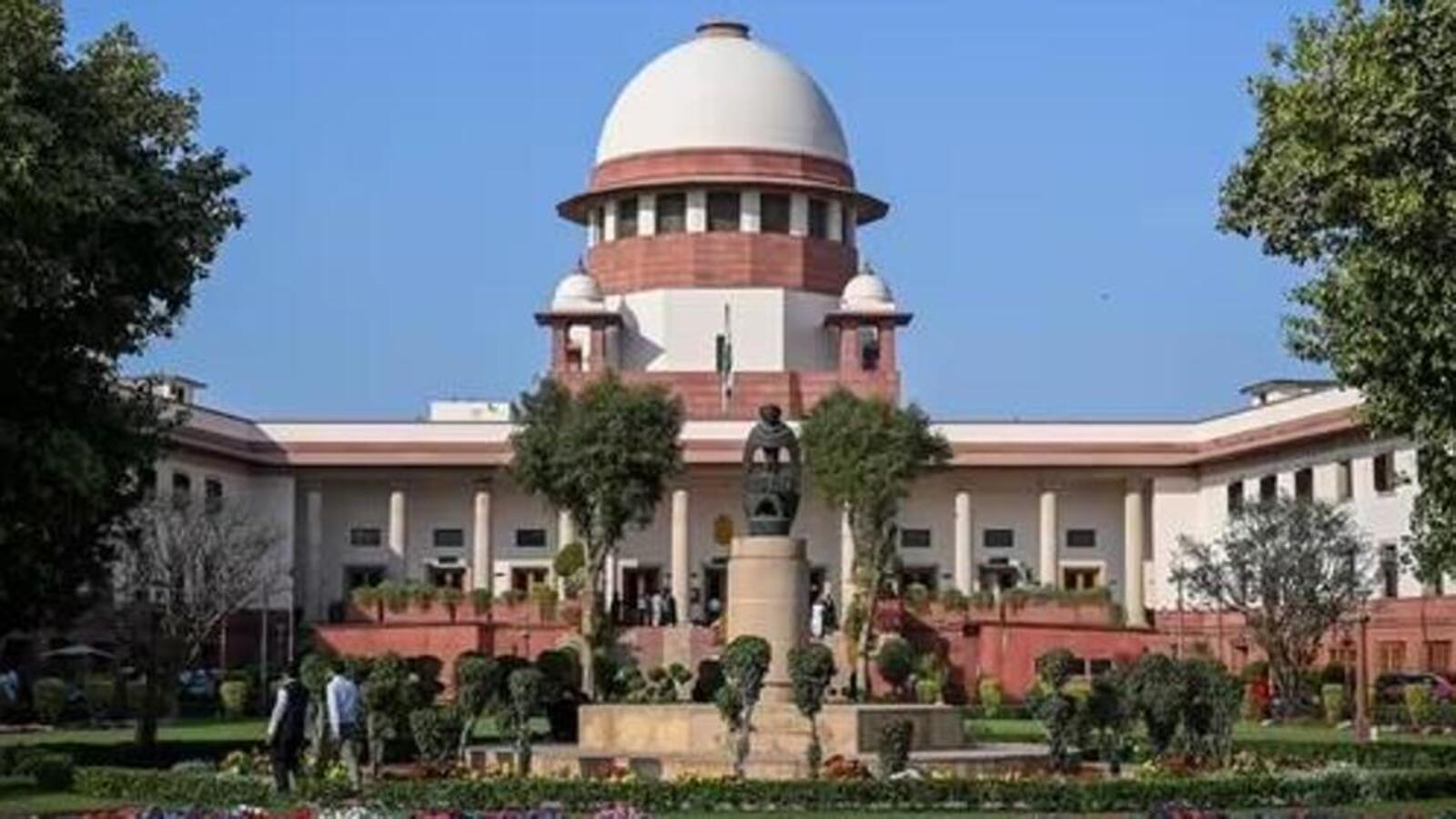 “Why ride on a man’s shoulder?”: SC questions woman lawyer seeking bar reservation | Latest News India “Why ride on a man’s shoulder?”: SC questions woman lawyer seeking bar reservation | Latest News India