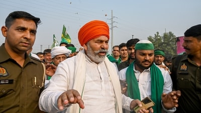 Samyukta Kisan Morcha leader Rakesh Tikait expressed concern regarding Dallewal's health. (PTI) Samyukta Kisan Morcha leader Rakesh Tikait expressed concern regarding Dallewal's health. (PTI)
