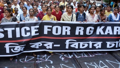 Junior doctors and others take out a protest march demanding justice for the victim of the RG Kar Medical College and Hospital incident, in Kolkata on Saturday. (ANI) Junior doctors and others take out a protest march demanding justice for the victim of the RG Kar Medical College and Hospital incident, in Kolkata on Saturday. (ANI)