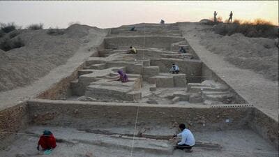 Archaeologists at the Rakhigarhi site in Hisar on December 16. (HT Photo) Archaeologists at the Rakhigarhi site in Hisar on December 16. (HT Photo)