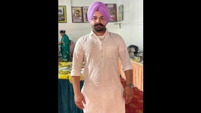 Channa Gulab Singh Wala village sarpanch Sukhjeet Singh was attacked at his home on Sunday night. (HT) Channa Gulab Singh Wala village sarpanch Sukhjeet Singh was attacked at his home on Sunday night. (HT)