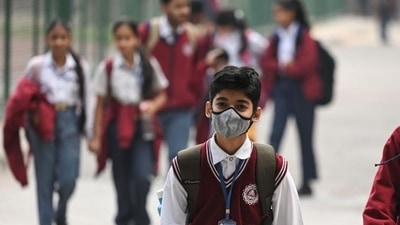 Centre's air quality panel for Delhi-NCR invoked GRAP III after sharp rise in pollution levels ((Raj K Raj/Hindustan Times) Centre's air quality panel for Delhi-NCR invoked GRAP III after sharp rise in pollution levels ((Raj K Raj/Hindustan Times)
