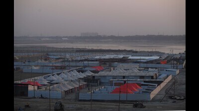 Massive tent city gradually comes up on mela ground in Prayagraj. (Deepak Gupta/HT Photo) Massive tent city gradually comes up on mela ground in Prayagraj. (Deepak Gupta/HT Photo)