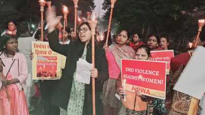 Nirbhaya Day torchlight procession being taken out in Lucknow on Monday (HT Photo) Nirbhaya Day torchlight procession being taken out in Lucknow on Monday (HT Photo)