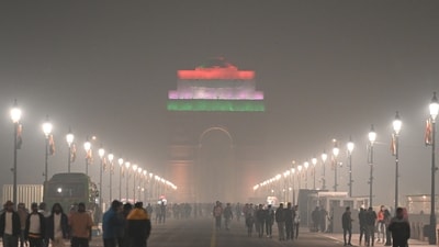 Smog seen engulfed in the late hours of the day amid increase in pollution levels at Kartavya Path in New Delhi, India, on Monday, December 16, 2024. (Photo by Sanchit Khanna/ Hindustan Times) Smog seen engulfed in the late hours of the day amid increase in pollution levels at Kartavya Path in New Delhi, India, on Monday, December 16, 2024. (Photo by Sanchit Khanna/ Hindustan Times)