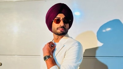 Ranjit Bawa is the voice behind popular numbers like Jinde meriye, Munda sardara da and Lahore. Ranjit Bawa is the voice behind popular numbers like Jinde meriye, Munda sardara da and Lahore.