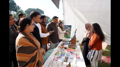 The groups set up stalls offering self-made products, including perfumes, jewellery, pickles, clothes, bags, henna & incense sticks. (HT Photo)