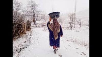 The meteorological centre in Srinagar yet again predicted cold and dry weather till December 20. (HT representational image) The meteorological centre in Srinagar yet again predicted cold and dry weather till December 20. (HT representational image)