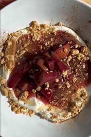 Spiced poached pears with Greek Yoghurt Spiced poached pears with Greek Yoghurt